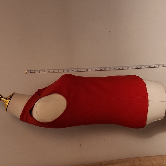 Womens V-neck sleeveless red sweater size Small - Picture 2 of 7